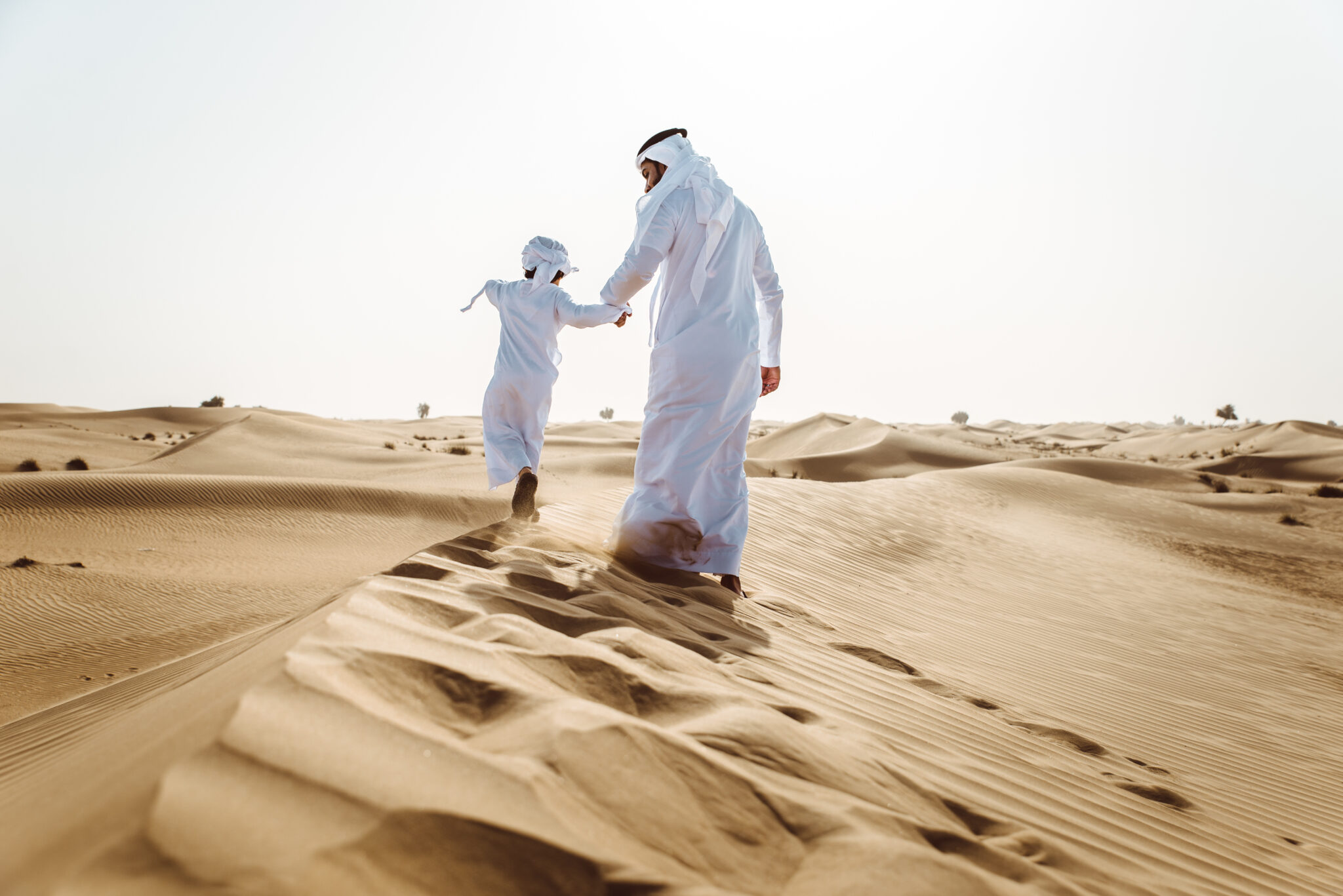 Middle-eastern,Father,And,Son,Wearing,Arab,Traditional,Kandura,Spending,Time