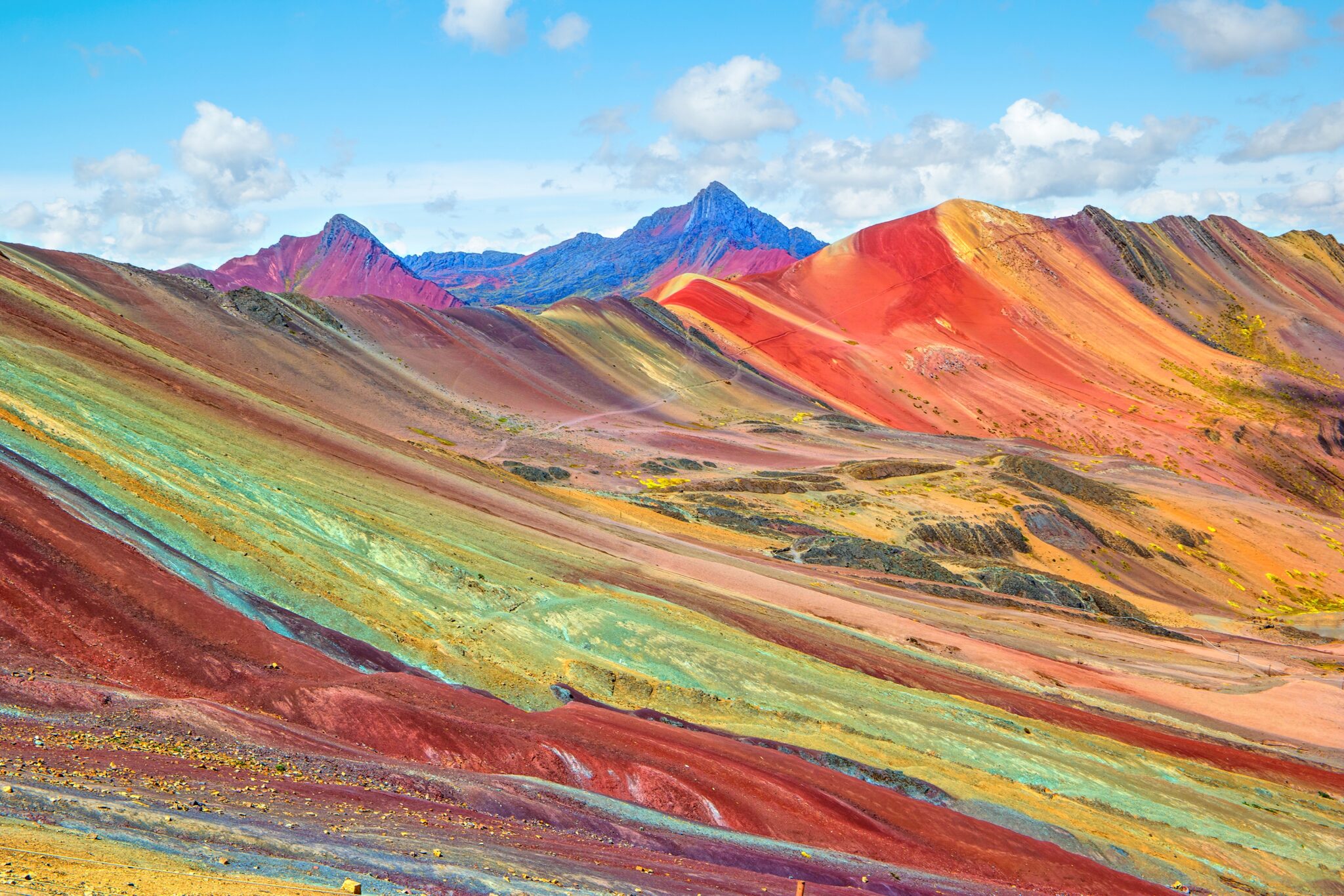 vinicunca-winikunka-called-montana-de-siete